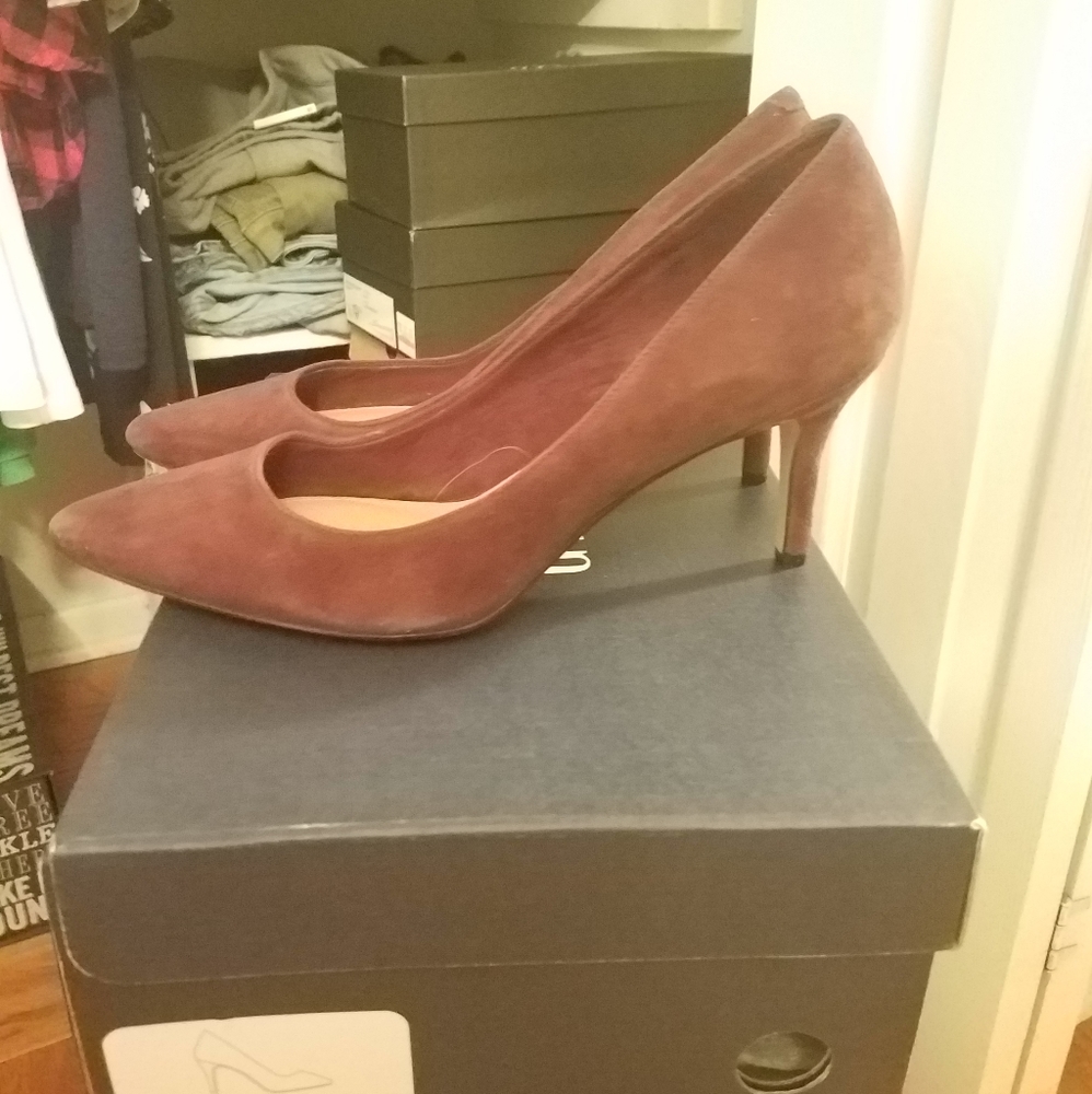 Pumps - Picture 3 of 3